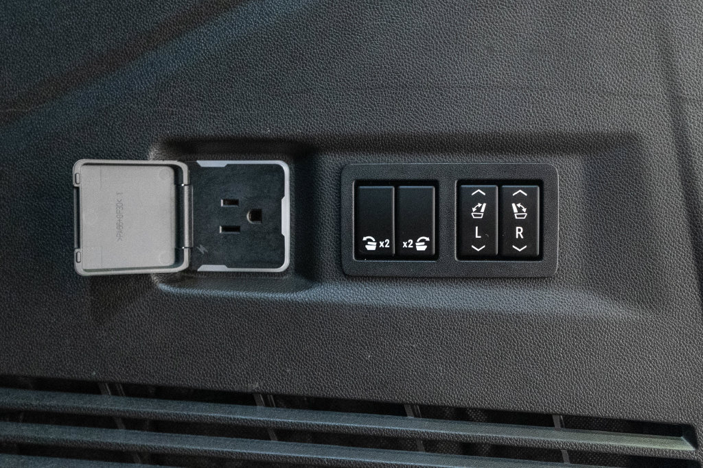 Used 2021 GMC Yukon AT4 AWD/4WD image 39