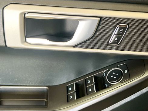 Used 2023 Ford Explorer 2WD image 16