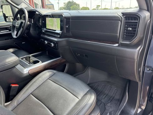 Used 2024 GMC Sierra 2500 SLT w/ SLT Premium Package AWD/4WD image 12