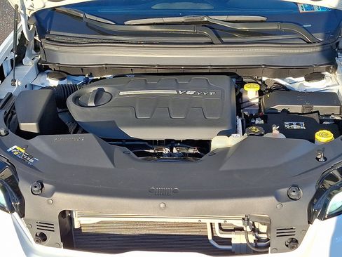 Used 2020 Jeep Cherokee Latitude Plus w/ Cold Weather Group image 28