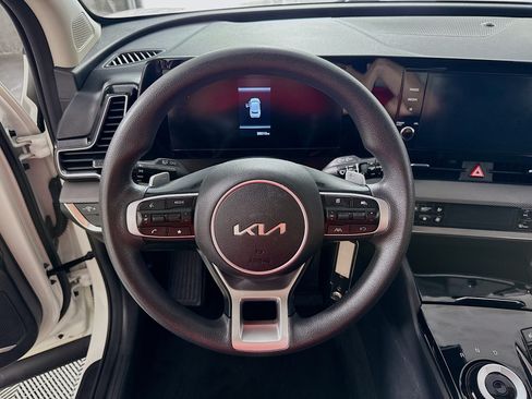 Used 2023 Kia Sportage LX AWD/4WD image 15