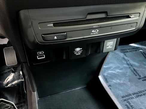 Used 2023 Honda Odyssey Touring image 16
