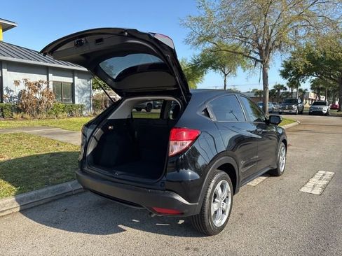 Used 2017 Honda HR-V EX image 18