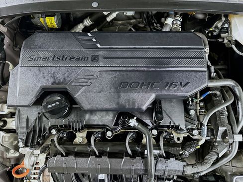 Used 2021 Hyundai Elantra SEL image 32