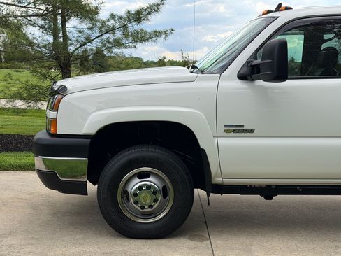 Used 2007 Chevrolet Silverado 3500 LT w/ Heavy-Duty Power Package AWD/4WD image 3