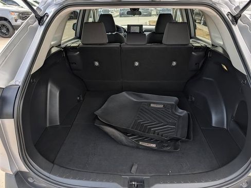Used 2022 Toyota RAV4 XLE AWD/4WD image 27
