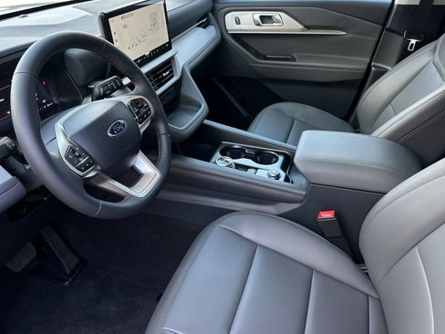 New 2026 Ford Explorer Active w/ Active Comfort Package RWD image 9
