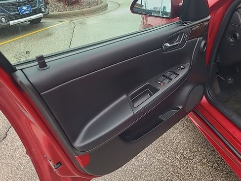 Used 2014 Chevrolet Impala LT w/ LT Sunroof Package image 10