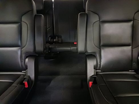Used 2019 Chevrolet Tahoe Premier w/ RST 6.2L Performance Edition AWD/4WD image 23