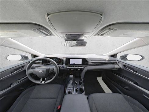 Used 2025 Toyota Camry LE FWD image 17