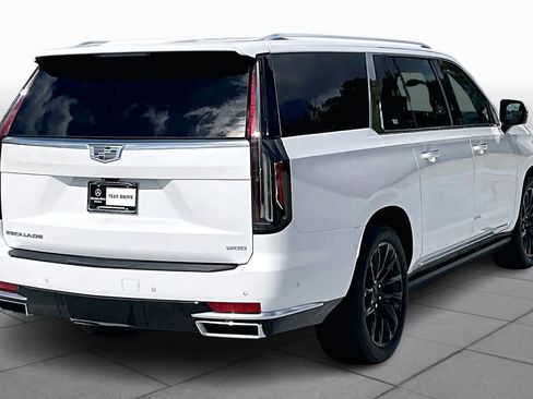 Used 2023 Cadillac Escalade ESV Premium Luxury Platinum w/ LPO, Radiant Package AWD/4WD image 12