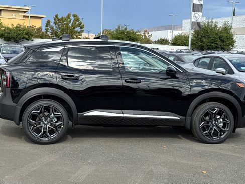 New 2026 Nissan Kicks SR w/ SR Premium Package image 3