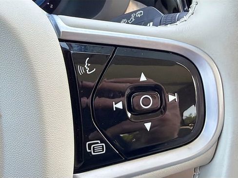 Used 2022 Volvo XC60 B6 Inscription w/ Advanced Package image 28