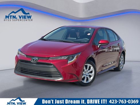 Used 2025 Toyota Corolla LE FWD image 1