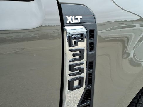 New 2027 Ford F350 XLT w/ FX4 Off-Road Package AWD/4WD image 13