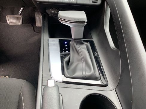 Used 2024 Hyundai Elantra SEL image 23