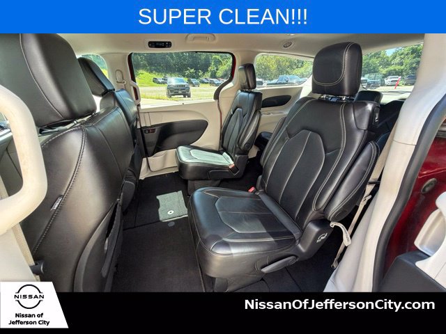 Used 2024 Chrysler Pacifica Touring-L FWD image 17