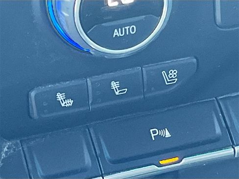 Used 2022 Chevrolet Silverado 1500 LTZ w/ LTZ Convenience Package II image 21