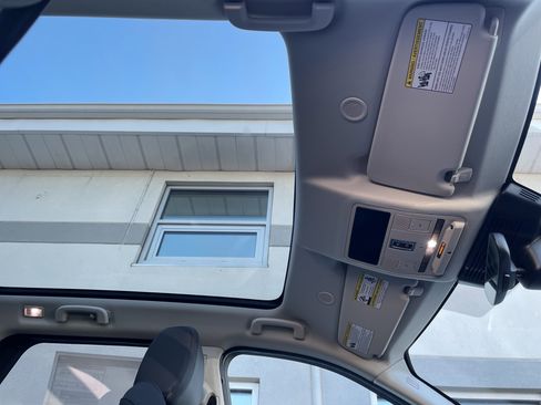 Certified 2024 Land Rover Discovery Sport S image 17