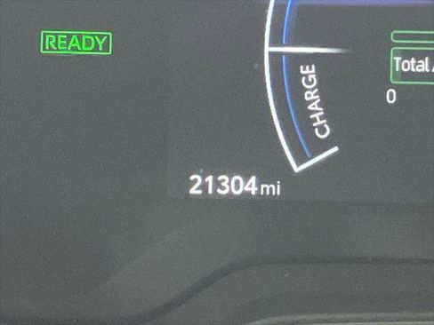 Certified 2025 Toyota Corolla Cross XSE AWD w/ Convenience Package image 20