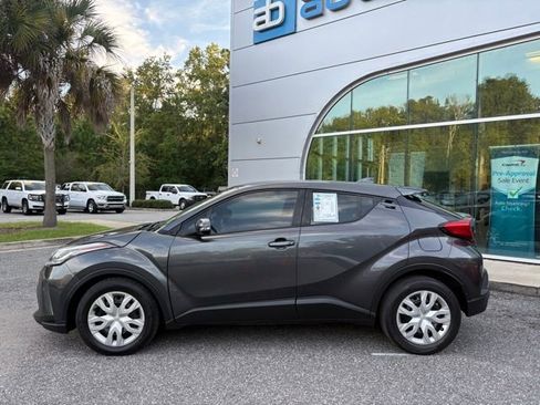 Used 2021 Toyota C-HR LE image 2