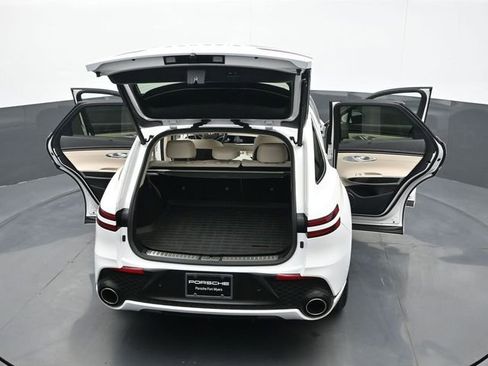 Used 2023 Genesis GV70 3.5T Sport w/ Sport Prestige Package AWD/4WD image 25