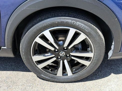 Used 2019 Nissan Kicks SV FWD image 8