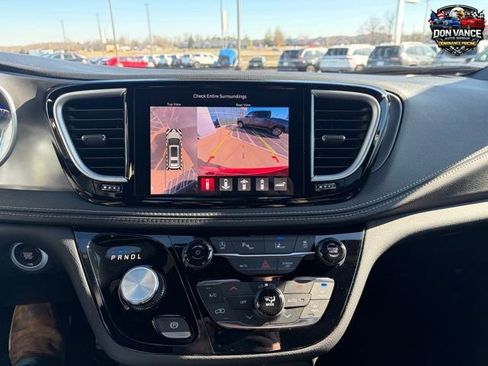 New 2026 Chrysler Pacifica Select w/ S Appearance Package image 16