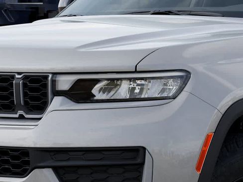 New 2026 Jeep Grand Cherokee L 4WD image 10