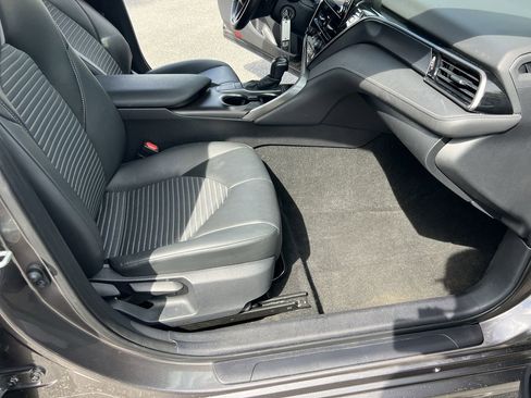 Used 2024 Toyota Camry SE image 34