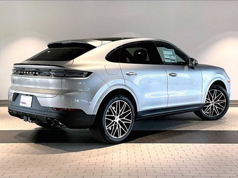 New 2026 Porsche Cayenne Coupe image 7