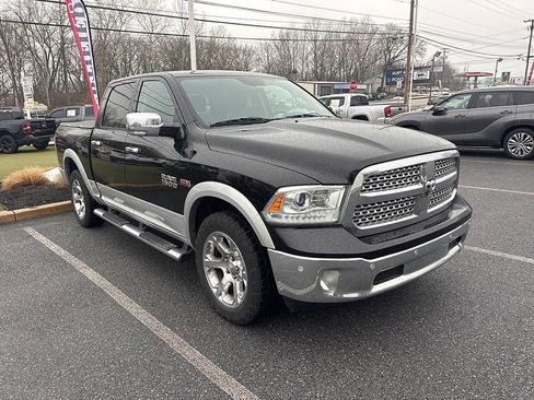 Used 2014 RAM 1500 Laramie w/ Convenience Group image 2