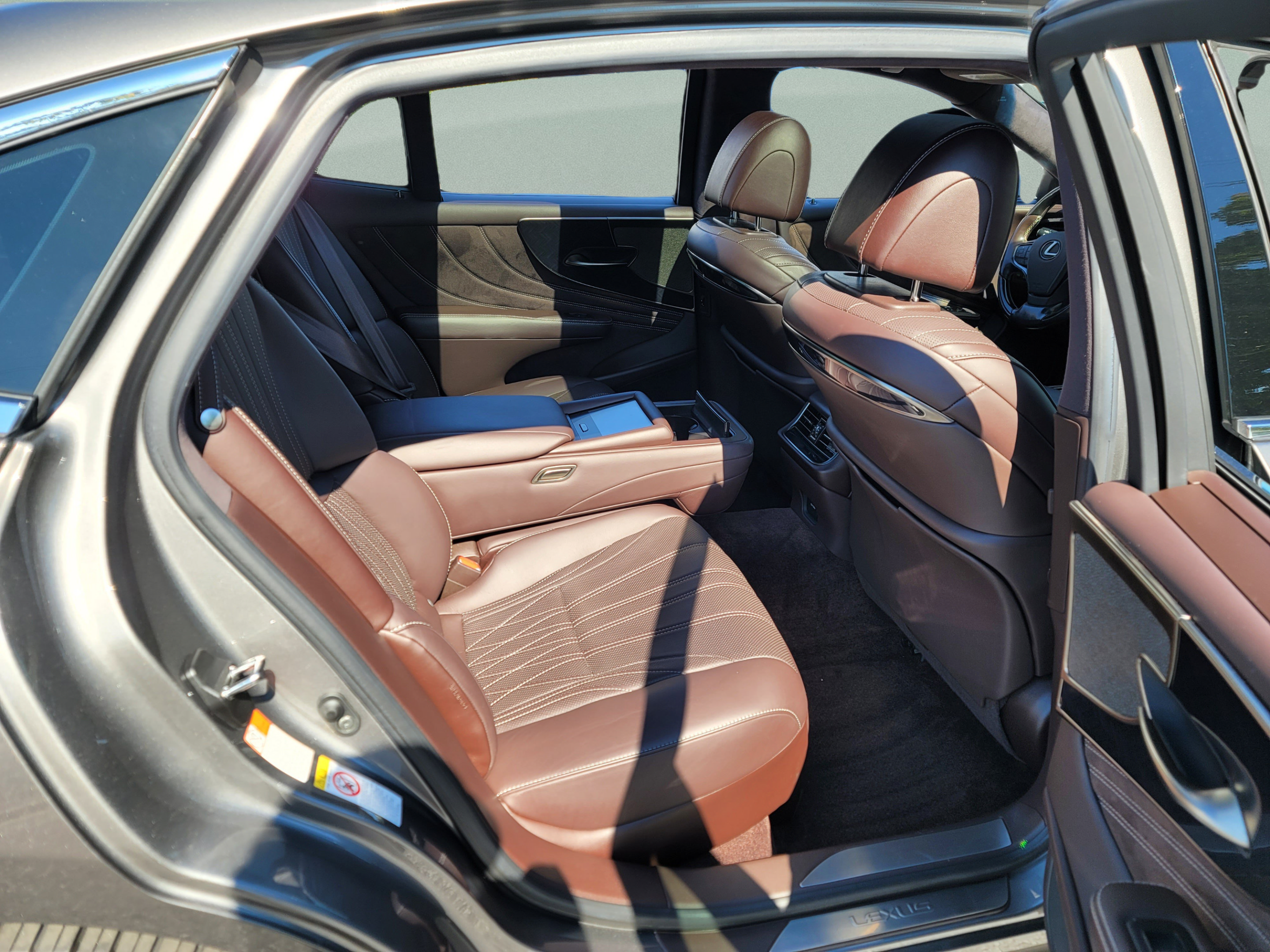 Used 2018 Lexus LS 500 w/ Luxury Package RWD image 26