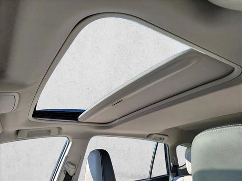 Used 2017 Toyota RAV4 Limited image 18