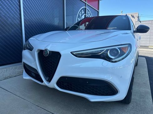 Used 2023 Alfa Romeo Stelvio Estrema AWD/4WD image 18