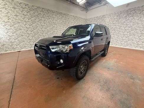 Used 2020 Toyota 4Runner Venture AWD/4WD image 3