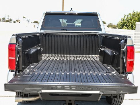 Used 2024 Toyota Tacoma SR5 AWD/4WD image 25