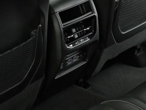 Used 2023 Jeep Grand Cherokee Limited w/ Black Appearance Package AWD/4WD image 7