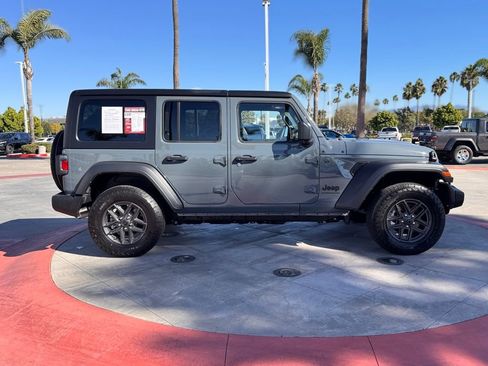 Used 2024 Jeep Wrangler Sport S image 9