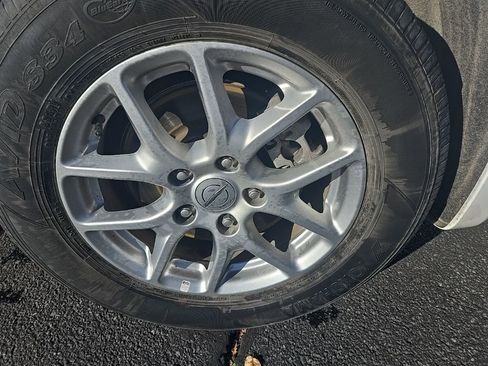 Used 2023 Chrysler Voyager LX image 37