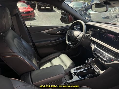 Used 2025 Buick Envista Preferred FWD image 27