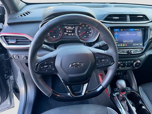 Used 2023 Chevrolet TrailBlazer RS w/ Convenience Package image 11