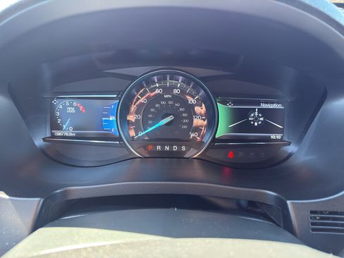 Used 2018 Ford Explorer XLT w/ Equipment Group 202A AWD/4WD image 18