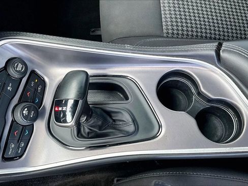 Used 2019 Dodge Challenger SXT RWD image 14