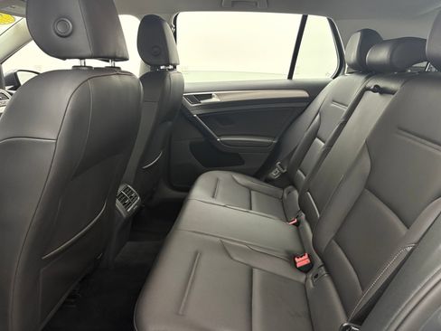 Used 2015 Volkswagen Golf TDI S FWD image 34