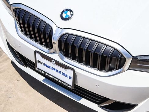 Used 2023 BMW 330i Sedan w/ Parking Assistance Package RWD image 10