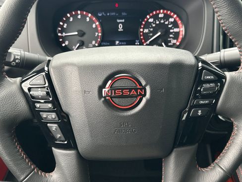 Used 2025 Nissan Frontier PRO-4X AWD/4WD image 20