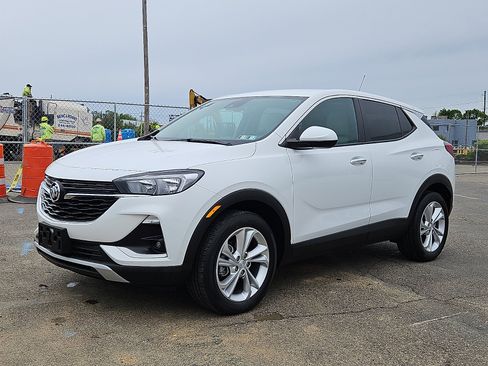 Certified 2023 Buick Encore GX Preferred w/ Cold Weather Comfort Package FWD image 3