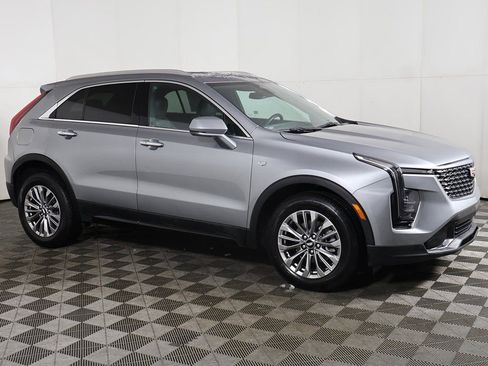 Used 2024 Cadillac XT4 Premium Luxury AWD/4WD image 12