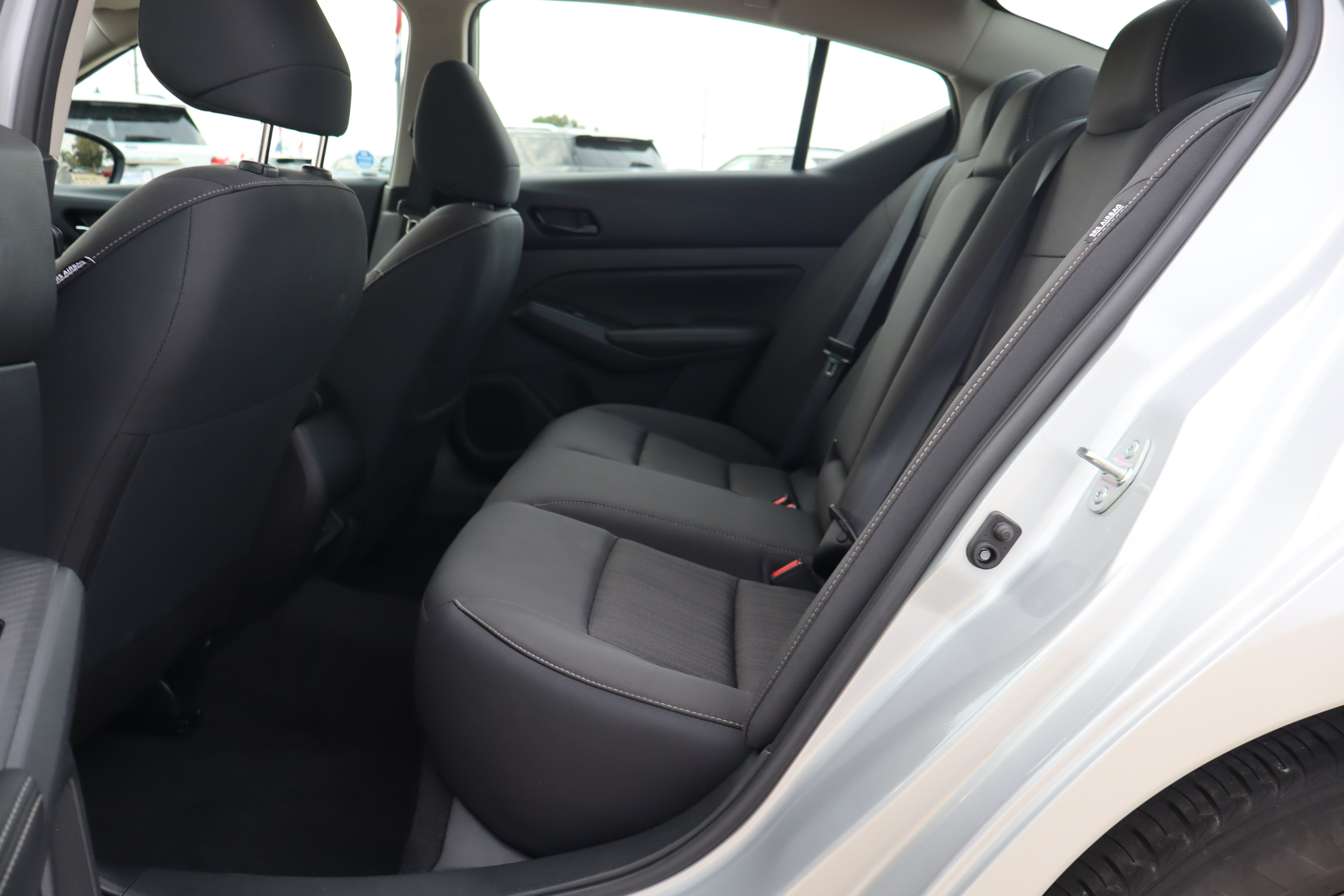 Used 2025 Nissan Altima 2.5 SV FWD image 10